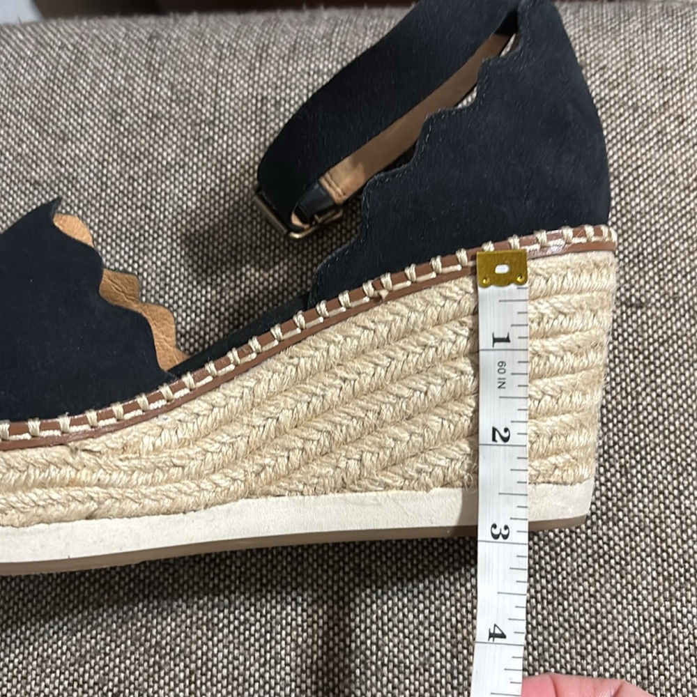 Crown Vintage black strappy wedges, size 9M. - Picture 15 of 16